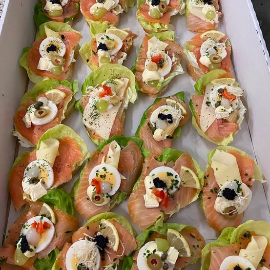 Bild enthält, Food, Food Presentation, Brunch, Plate, Avocado Toast