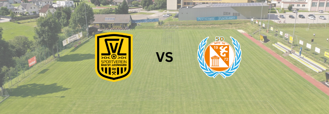 Eine Luftaufnahme eines Fußballfeldes mit zwei Teamlogos, eines ist gelb und schwarz, das andere ist orange und blau, mit den Worten VS in der Mitte.