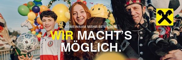 Eine Gruppe von Menschen in festlicher Kleidung mit Luftballons und Instrumenten. Ein Junge hält einen Fußball, und ein Mann spielt Dudelsack. Der Text lautet: 'Gemeinsam machen wir es möglich.'