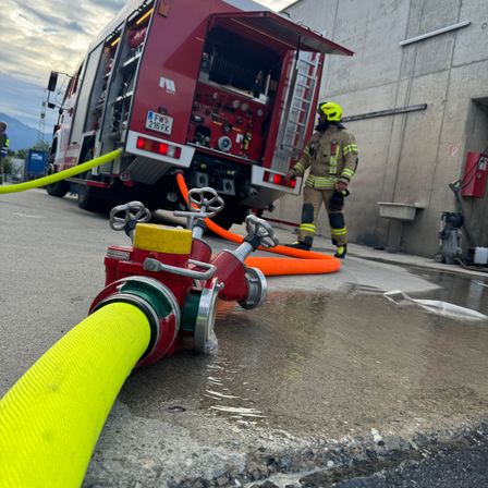 Bild enthält, Person, Helmet, Machine, Wheel