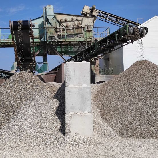 Bild enthält, Construction, Gravel, Road, Bridge