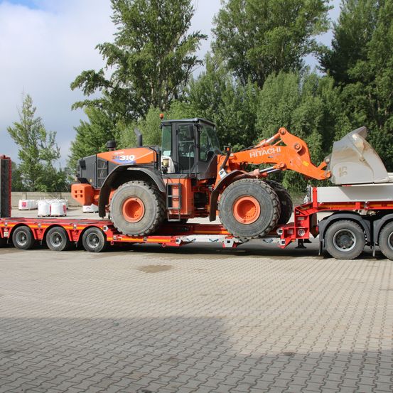 Bild enthält, Flat Bed Truck, Transportation, Truck, Vehicle, Machine, Wheel