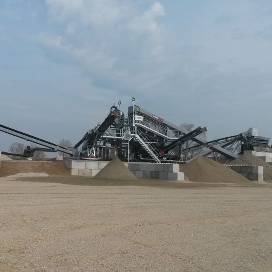 Bild enthält, Construction, Turret, Person