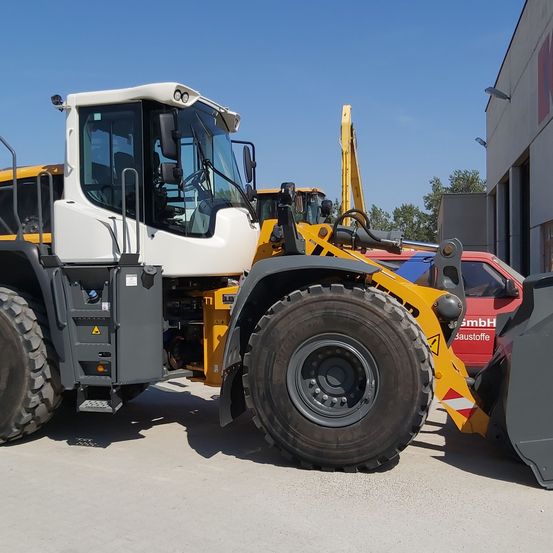 Bild enthält, Machine, Wheel, Bulldozer