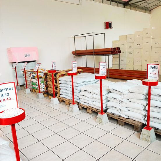 Bild enthält, Floor, Architecture, Building, Warehouse, Shop, Indoors