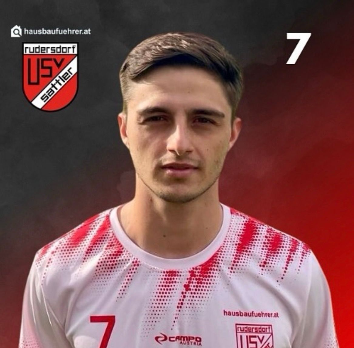 Bild enthält, Body Part, Face, Head, Neck, Person, Adult, Male, Man