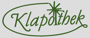 Ein grünes ovales Logo mit dem Wort 'Klapothek' in kursiver Schrift. Über dem Wort befindet sich ein grüner Stern.