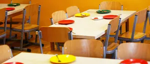 https://pixabay.com/photos/kindergarten-school-the-main-yellow-2456159/