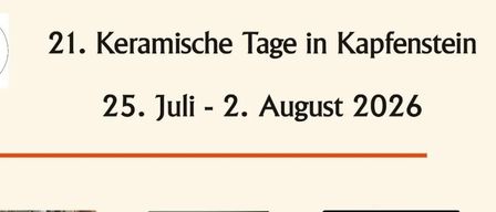 Veranstaltungsposter mit Daten vom 23. Juni bis 2. August 2018. Drei Künstler präsentieren ihre Werke: Venus-Werkstatt von Myriam Gertrude Emma Urtz, Die Vase als Konzept von Jacob Bartmann und Groβe Objekte im Koksofen von F. Unegge, M. Meister, K. Bollin. Tierfiguren in Rakubrand von Moritz Paul Spiesberger und Die Dose von Isabella Primos. Kursdetails umfassen Dauer, Kosten und Materialkosten.
