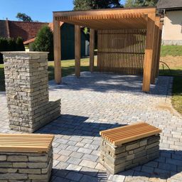 Bild enthält, House, Housing, Porch, Interior Design, Patio, Outdoors, Backyard, Pergola, Wood, Gate