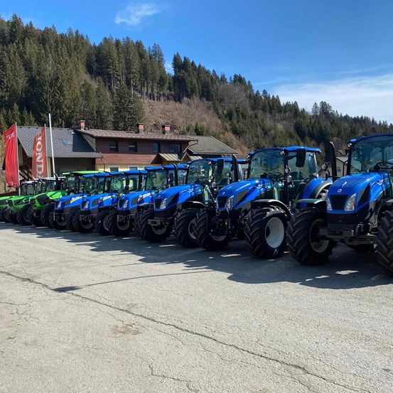Bild enthält, Tractor, Transportation, Vehicle, Outdoors, Nature, Machine, Wheel