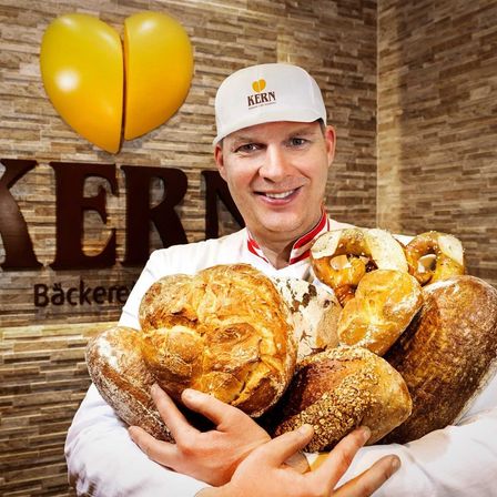 Bild enthält, Bread, Food, Adult, Male, Man, Person, Chef, Balloon