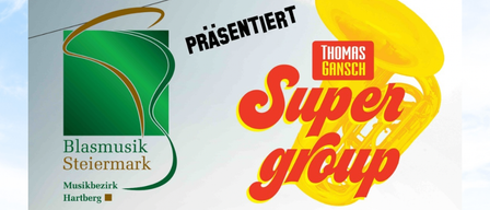 Plakat für das Super Group Event. Es zeigt einen Mann in Rot mit Posaune, dahinter andere in Schwarz. Das Event ist am 20.02.26 um 19:30 Uhr.