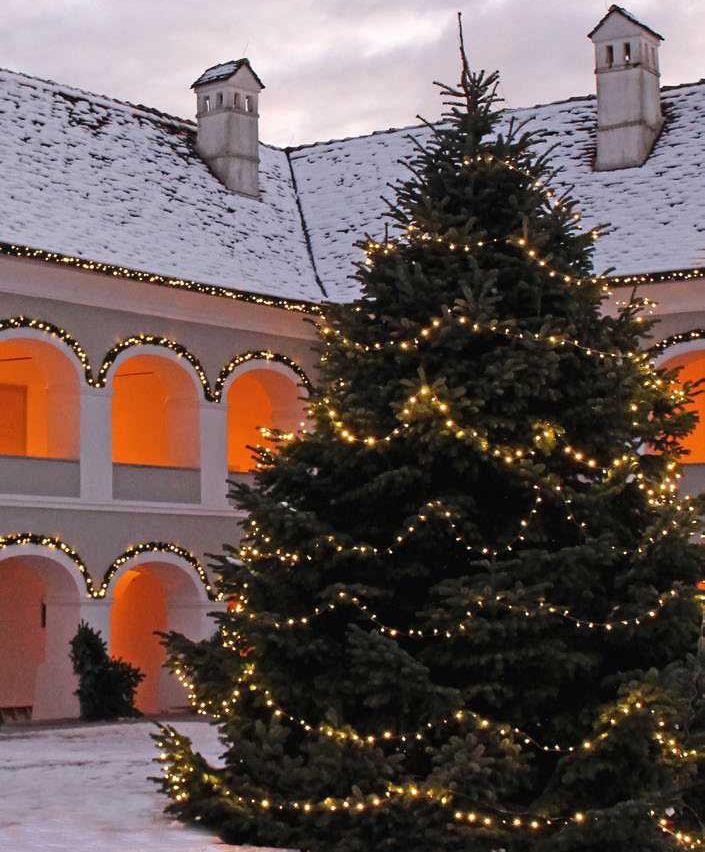 Advent-c-Schloss-Tabor