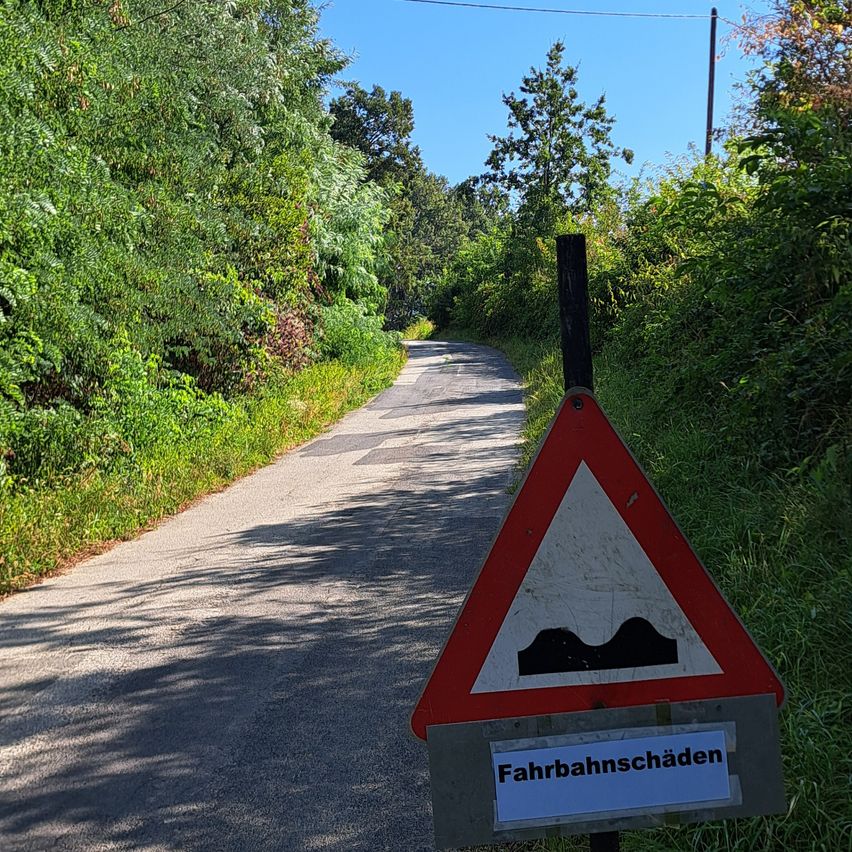 Fahrbahnschäden Bergstraße Wörterberg 