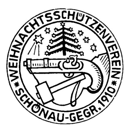 Ein schwarz-weißes kreisförmiges Logo zeigt einen Weihnachtsbaum mit Sternen, einer Pistole und einem Hammer, umgeben von der Aufschrift 'Weihnachtsschutzverein Schonau-Gegr. 1910'.