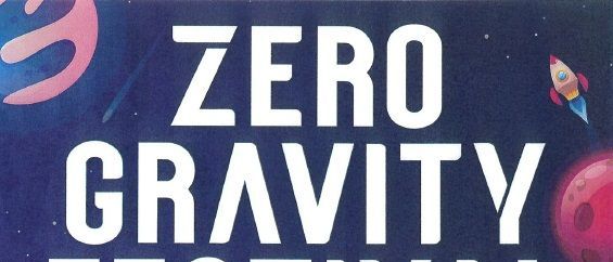 Bild enthält, Advertisement, Text, Scoreboard, Poster, Publication