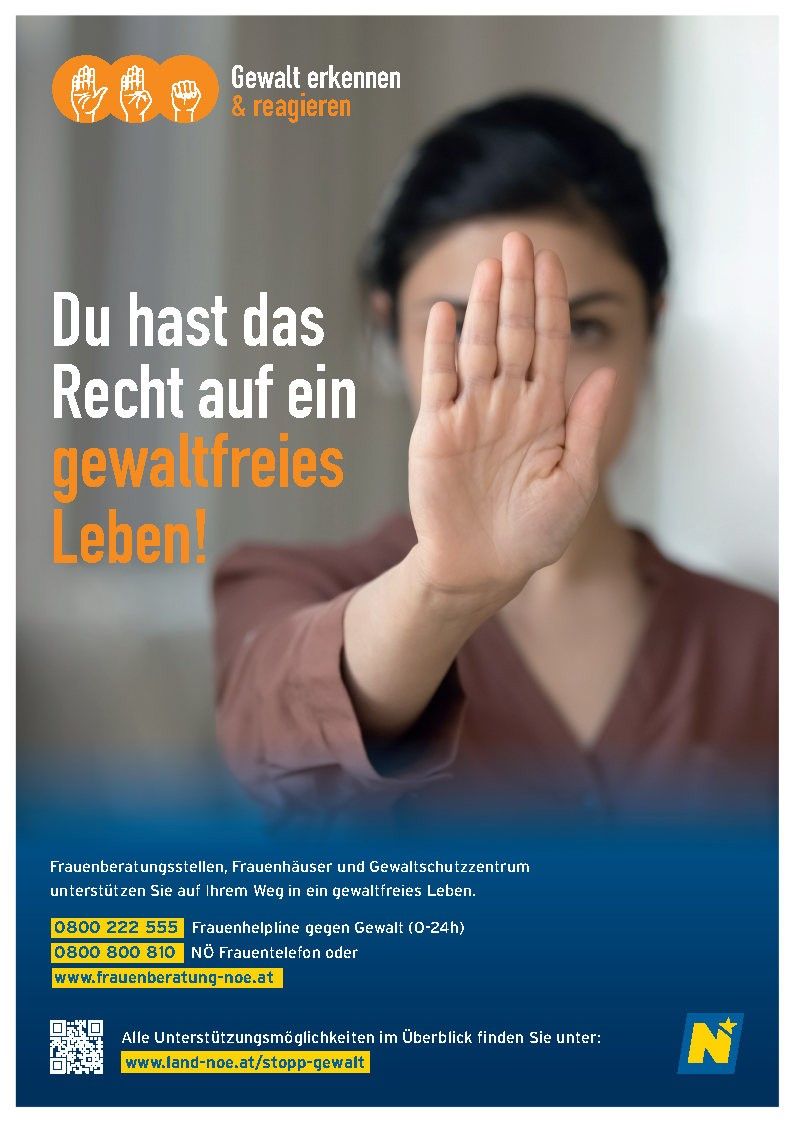 Eine Anzeige zeigt eine Frau, die ihre Hand erhebt, mit dem Text 'Du hast das Recht auf ein gewaltfreies Leben!' Darunter sind Kontaktdaten für Frauenhilfstelefone angegeben.