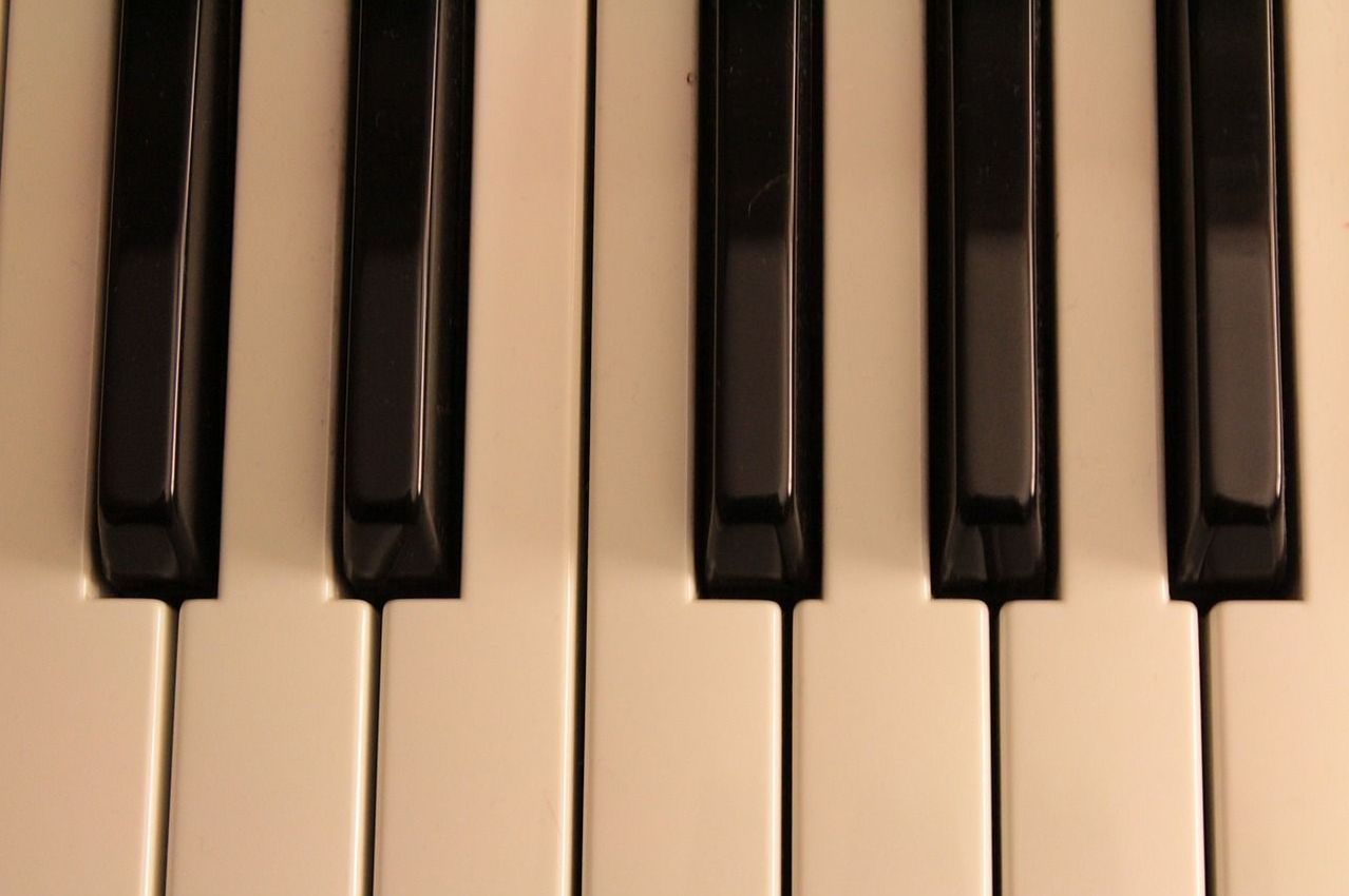 Bild enthält, Keyboard, Musical Instrument, Piano, Grand Piano