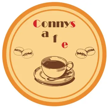 Ein rundes Etikett mit 'Connys a f e' in Rot geschrieben. Es zeigt eine Kaffeetasse auf einer Untertasse, umgeben von Kaffeebohnen.