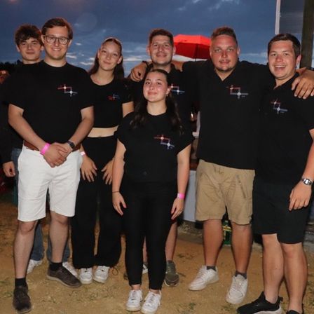 Bild enthält, T-Shirt, People, Person, Shorts, Pants, Portrait, Adult, Male, Man, Shoe