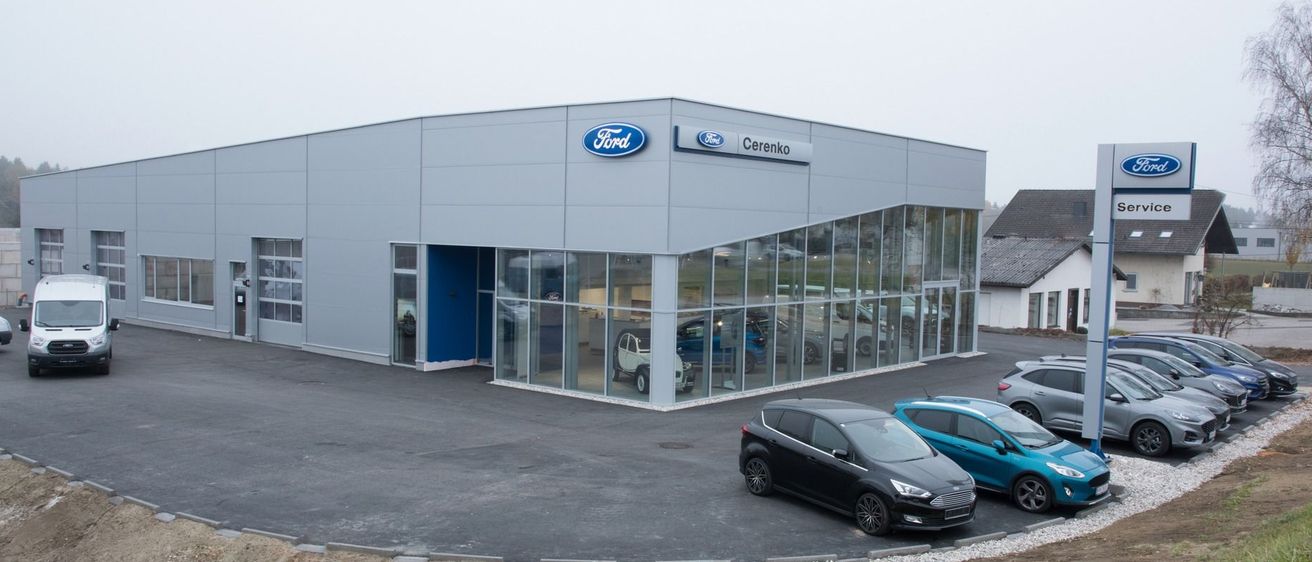 Bild enthält, Car, Car Dealership, Transportation, Vehicle, Outdoors, Aerial View, Person, Machine, Wheel