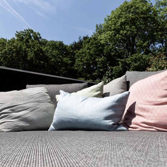 Bild enthält, Cushion, Home Decor, Pillow, Couch, Furniture