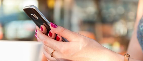 Bild enthält, Electronics, Mobile Phone, Phone, Texting, Iphone