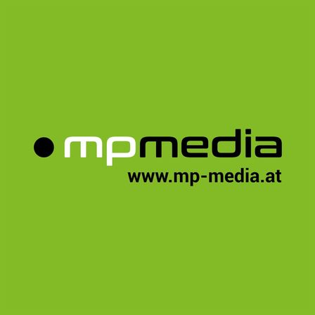 Grüner Hintergrund mit weißem und schwarzem Text. Der weiße Text lautet 'mpmedia' mit einem schwarzen Punkt links daneben. Darunter steht 'www.mp-media.at' in weiß.