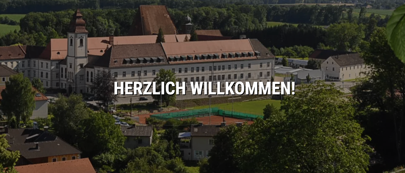 Bild enthält, Neighborhood, Building, Outdoors, City, Campus, Housing, House, Villa, Monastery, Fortress