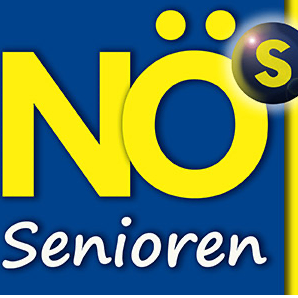 Das Bild zeigt einen blauen Hintergrund mit dem Text 'NO Senioren'. Das Wort 'NO' ist gelb und 'Senioren' weiß. Über 'NO' befindet sich ein schwarzer Kreis mit einem weißen 'S' darin.