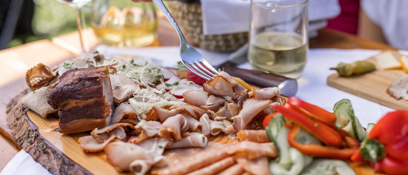 Bild enthält, Brunch, Food, Food Presentation, Cutlery, Fork, Meal, Dish, Pork