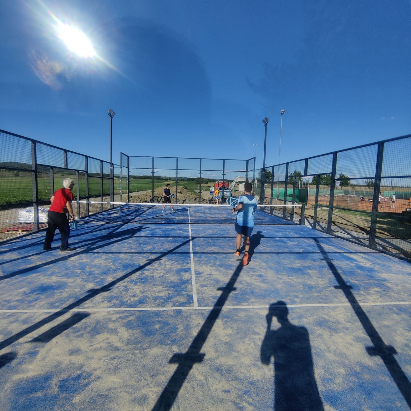Bild enthält, Person, Ball, Sport, Tennis, Tennis Ball