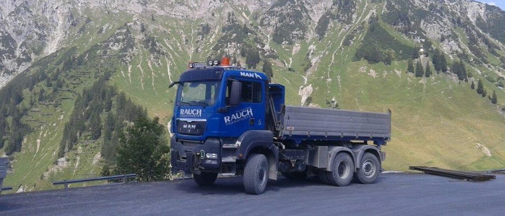 Bild enthält, Transportation, Truck, Vehicle, Machine, Wheel, 18-wheeler Truck, Flat Bed Truck