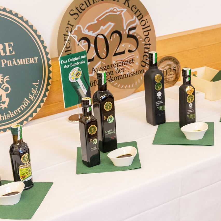 Bild enthält, Alcohol, Beer, Beverage, Liquor, Bottle, Beer Bottle