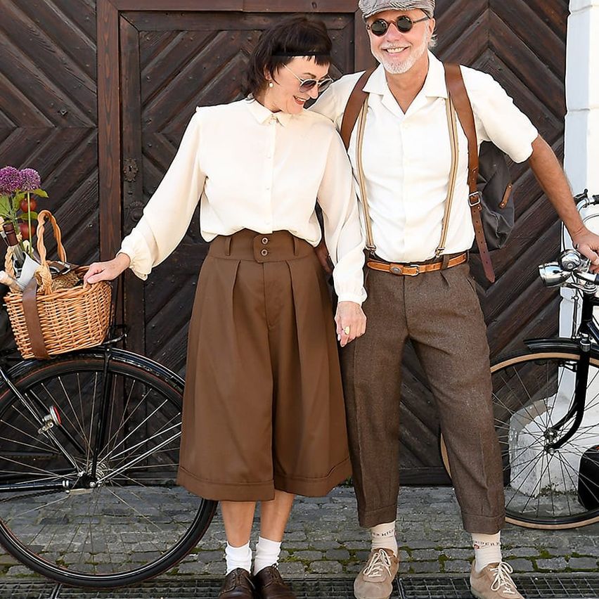 Bild enthält, Wheel, Bicycle, Vehicle, Adult, Male, Man, Person, Pants, Shoe, Coat