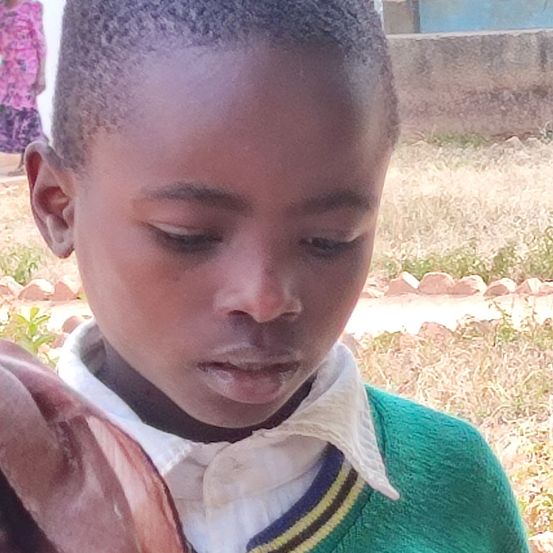 Bild enthält, Face, Head, Person, Photography, Portrait, Shelter, Boy, Child, Male, Jacket