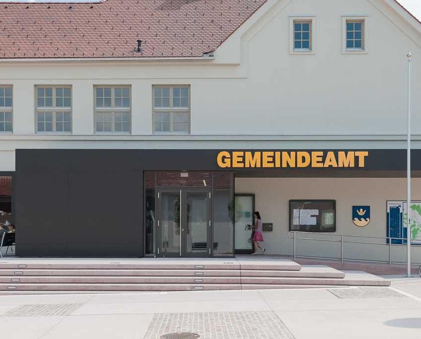 Bild enthält, Person, Building, Head