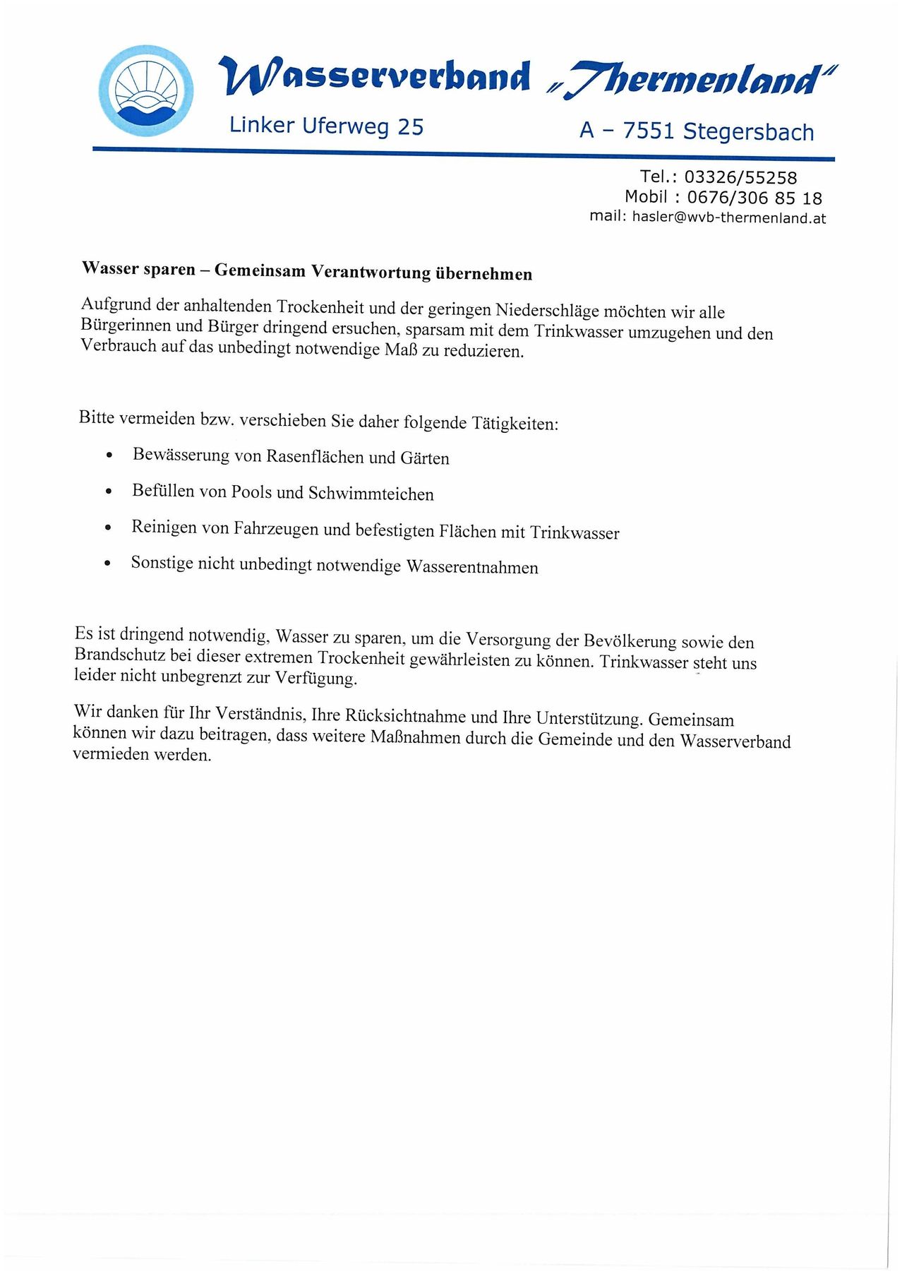 Ein Dokument mit der Überschrift 'Wasser sparen - Gemeinsam Verantwortung ubernehmen' bespricht die Bedeutung der Wassereinsparung aufgrund extremer Trockenheit und geringer Niederschläge. Es listet Aktivitäten auf, die vermieden werden sollten, wie das Bewässern von Pflanzen und das Füllen von Pools, und betont die Notwendigkeit, Wasser für den Trinkwasserverbrauch zu sparen.