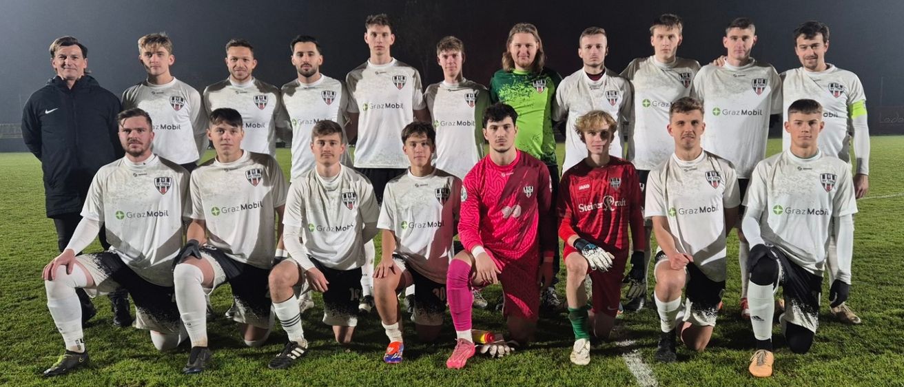 Bild enthält, People, Person, Team, Groupshot, Grass, Boy, Male, Teen, Adult, Man