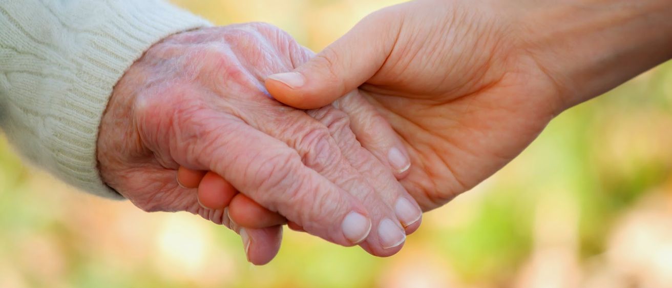 Bild enthält, Body Part, Hand, Person, Baby, Holding Hands, Skin