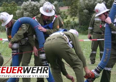 Bild enthält, People, Person, Adult, Male, Man, Hardhat, Car, Vehicle