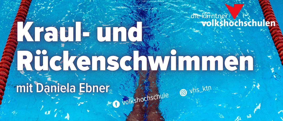 Ein Poster bewirbt Schwimmkurse in Kötschach-Mauthen. Es zeigt eine Schwimmerin in einem roten Badeanzug mit einem QR-Code zum Buchen. Der Text enthält Datum, Uhrzeit und Ort der Veranstaltung.
