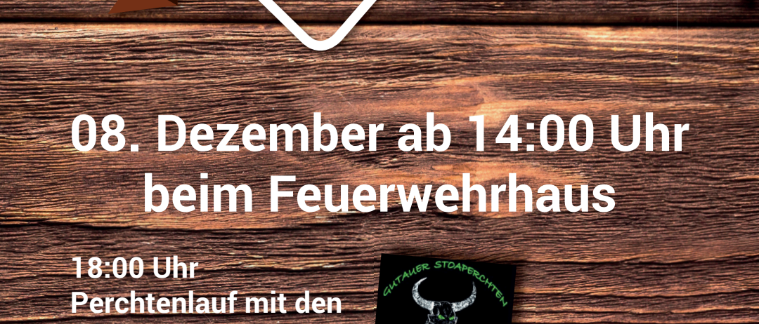 Plakat für eine Veranstaltung am 8. Dezember um 14:00 Uhr im Feuerwehrhaus. Es zeigt ein Gruppenfoto von Menschen in Kostümen, eine Kerze und Tannenzapfen.