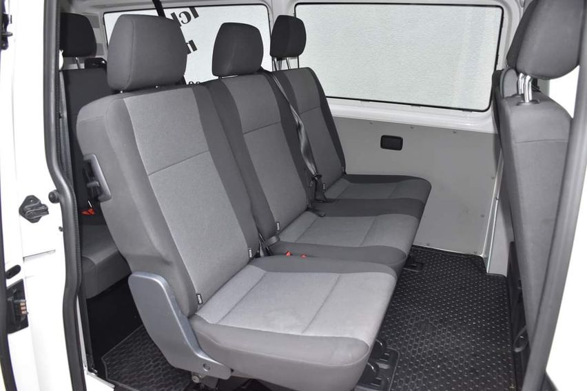 Bild enthält, Chair, Furniture, Transportation, Vehicle, Car, Car - Interior, Car Seat
