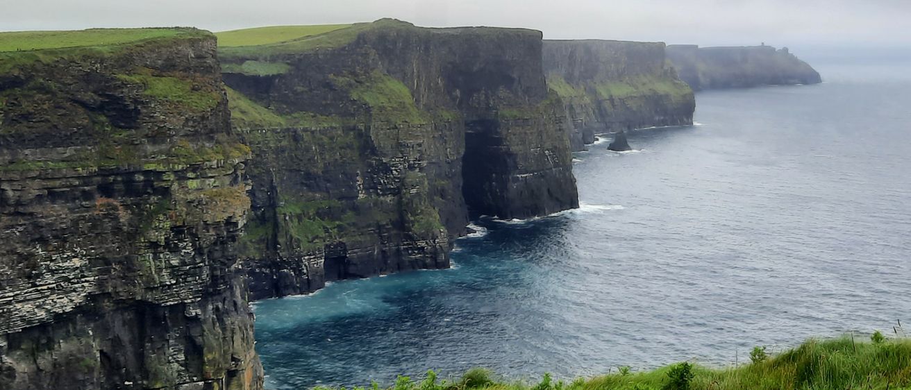 Bild enthält, Cliff, Nature, Outdoors, Sea, Water, Scenery, Land, Shoreline, Coast