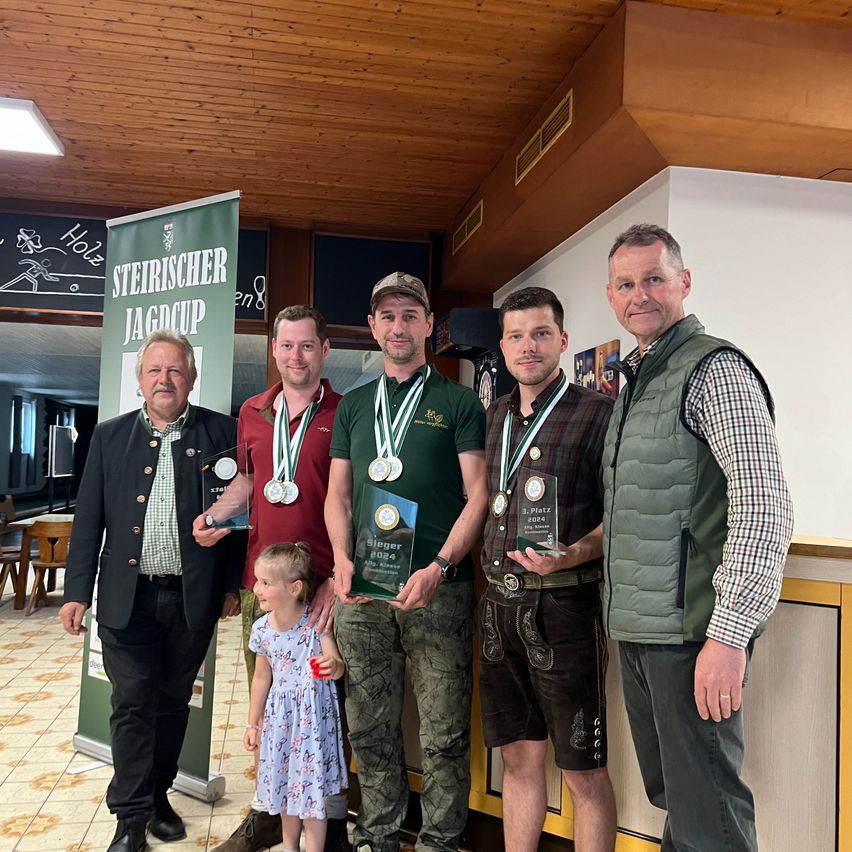 Bild enthält, Pants, People, Person, Portrait, Jeans, Wristwatch, Shoe, Adult, Male, Man