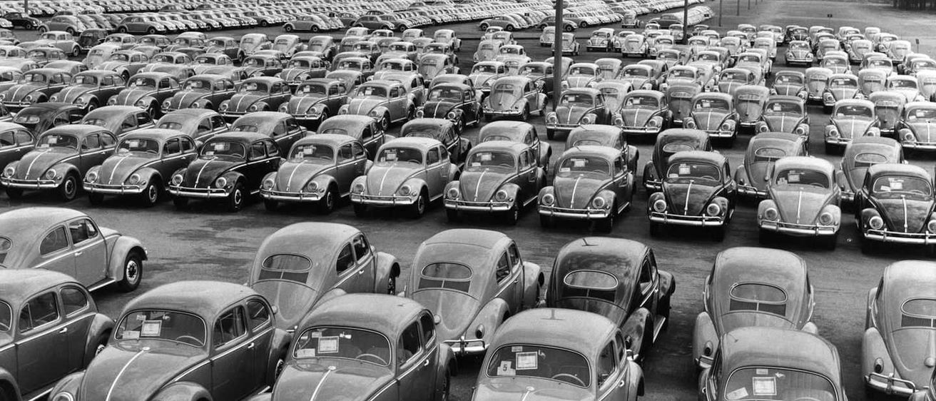 Bild enthält, Car, Vehicle, Machine, Wheel, Outdoors, Parking Lot