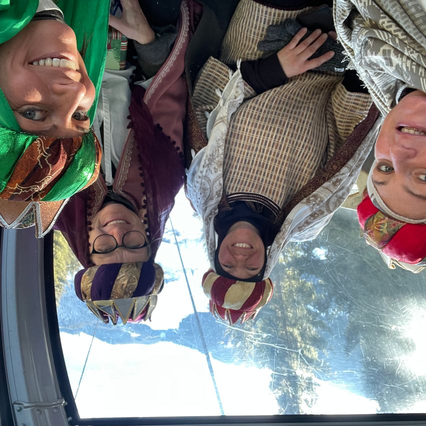 Bild enthält, Face, Head, Person, Photography, Portrait, Sandal, People, Baby, Hat, Shoe