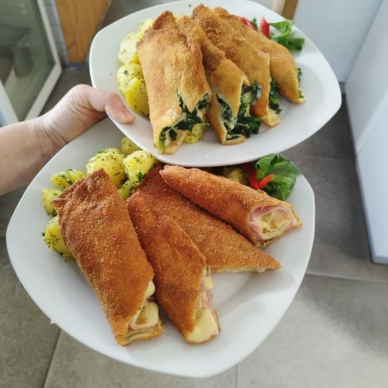 Bild enthält, Brunch, Food, Bread, Plate, Food Presentation, Pancake, Crepe